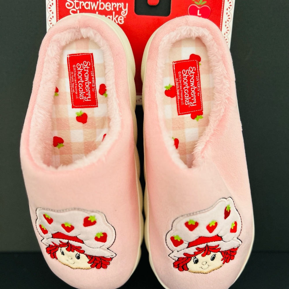Strawberry shortcake slippers for women. Size large soft and comfortable skipp
